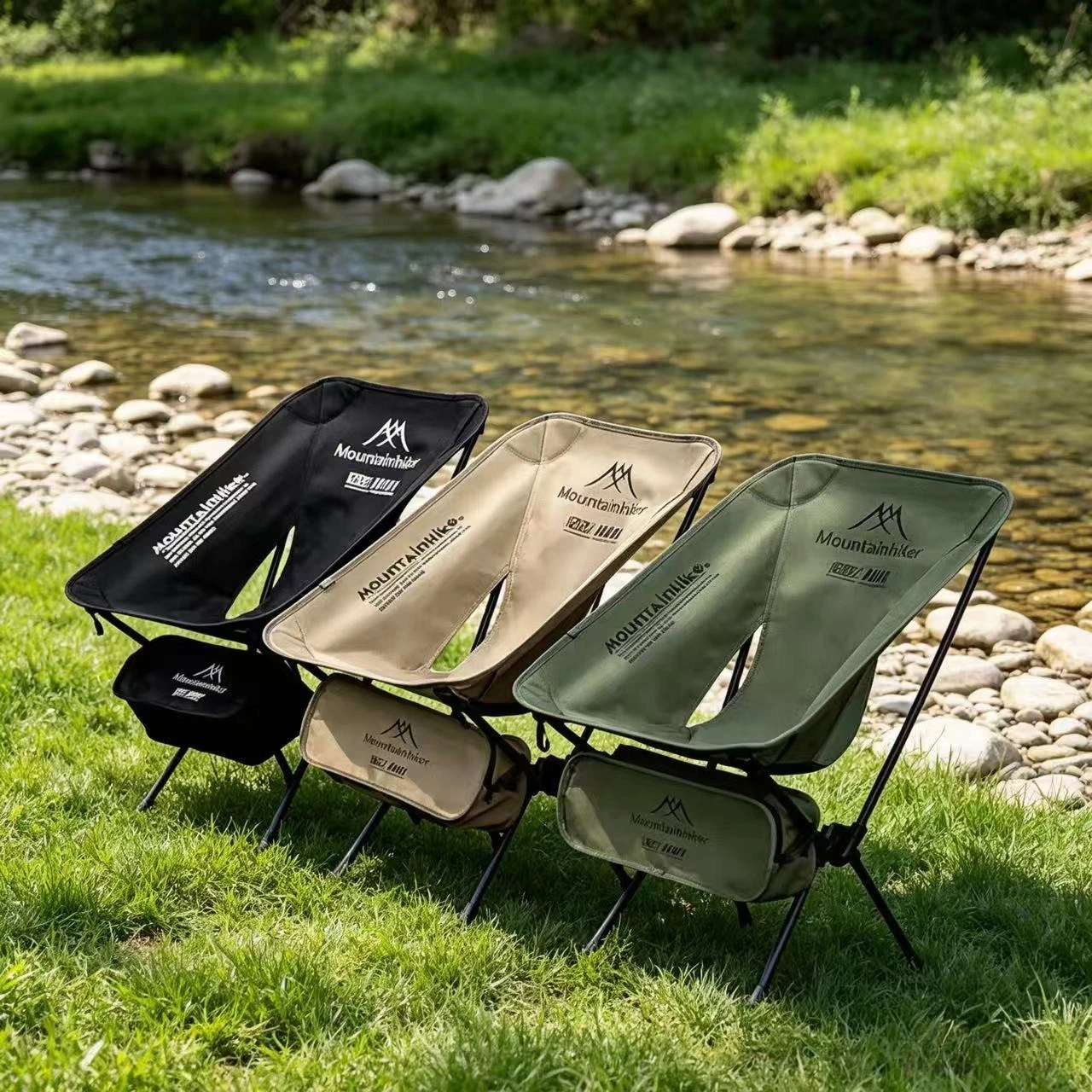 Outdoor Furniture Used - Cadeira Dobrável Ultra Leve Moon Chair